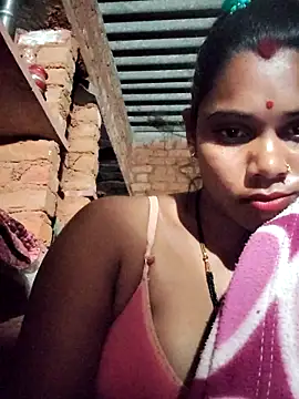 Katrina kaif143 online show from March 23, 2026, 4:22 pm