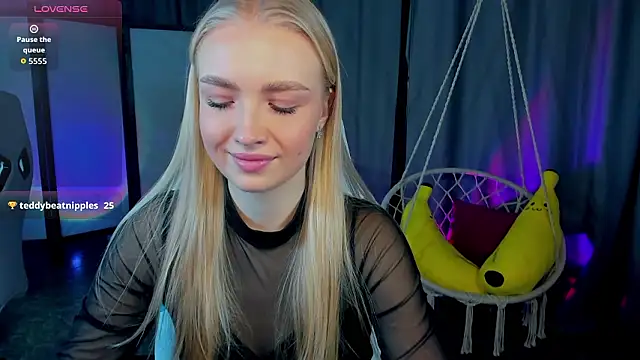 TessaGrays online show from February 4, 2026, 7:47 am