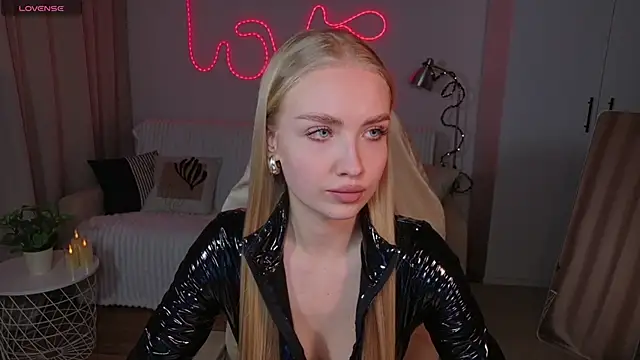 TessaGrays online show from February 23, 2026, 5:43 pm