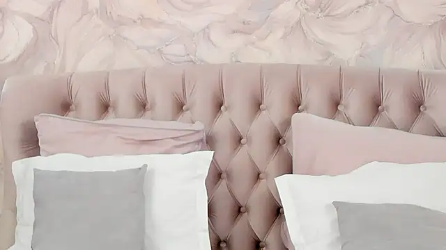 MelissaLiss online show from April 20, 2026, 3:15 pm