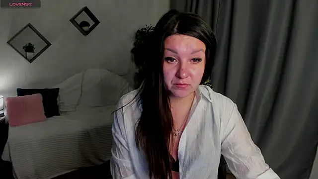 Snapshot of mood__berry chatting on October 21, 2025, 1:28 am mood berry online show from October 21, 2025, 1:28 am