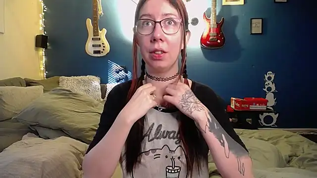 Snapshot of TattooedGirls chatting on October 10, 2025, 7:51 am TattooedGirls online show from October 10, 2025, 7:51 am