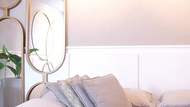 Snapshot of Roxy_Vega chatting on October 8, 2025, 12:14 pm Roxy Vega online show from October 8, 2025, 12:14 pm