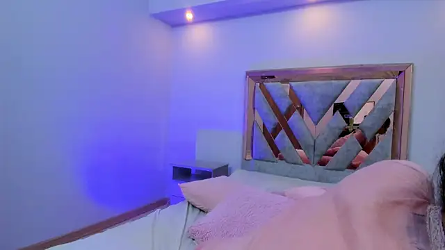 Annie roselle online show from October 9, 2025, 12:14 pm