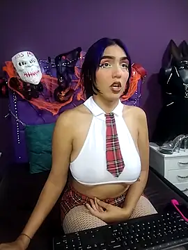 Sophie-dbs online show from October 31, 2025, 4:52 pm