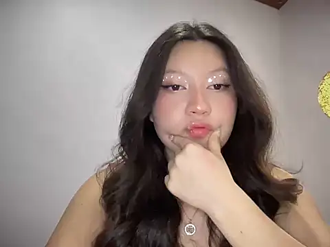 Snapshot of Rachel_James__ chatting on October 31, 2025, 4:02 am Rachel James   online show from October 31, 2025, 4:02 am