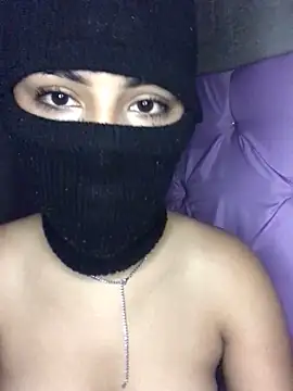 VANNESA 00 online show from October 16, 2025, 9:32 am