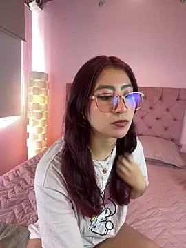 saramooon online show from October 24, 2025, 1:07 pm