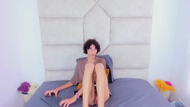 Scaarlett 22  online show from November 15, 2025, 5:42 pm