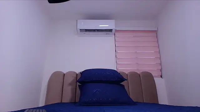 ashly mr online show from December 2, 2025, 12:21 pm