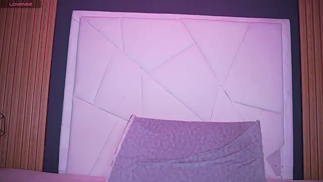 Emily Roberts9 online show from April 1, 2026, 1:41 pm