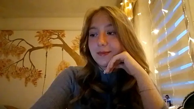 Snapshot of CarynFlaryn chatting on October 6, 2025, 4:10 am CarynFlaryn online show from October 6, 2025, 4:10 am