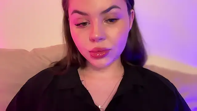 AlmaryKim online show from June 7, 2026, 5:27 pm