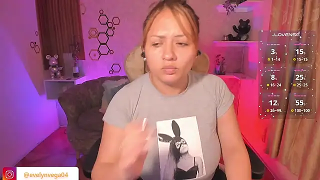 EvelynVega0 online show from December 23, 2025, 2:53 am