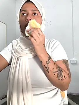 Nadia hasbun online show from December 13, 2025, 10:04 pm