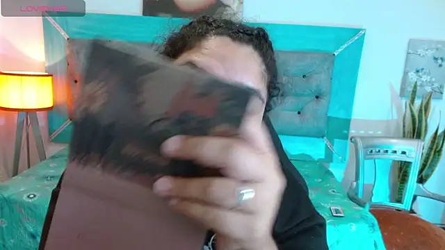 roxx iie online show from October 4, 2025, 3:48 am