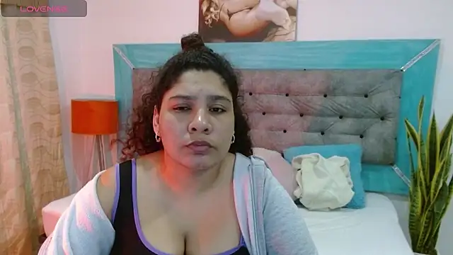 roxx iie online show from October 7, 2025, 2:31 am