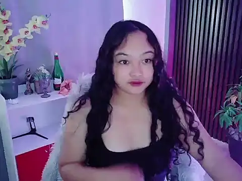 Snapshot of UrFavouriteCravings chatting on March 3, 2026, 6:52 am UrFavouriteCravings online show from March 3, 2026, 6:52 am