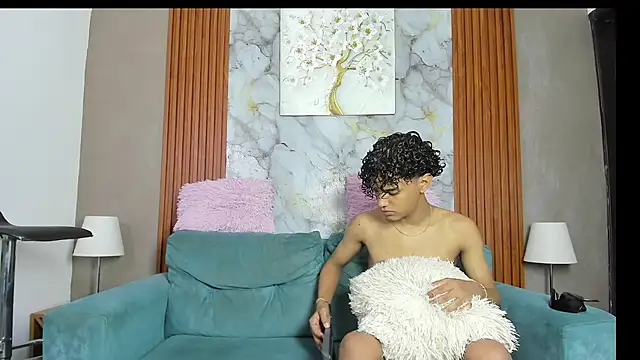 VERY HOT GUYS online show from June 4, 2026, 7:14 am