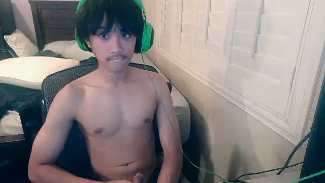 Snapshot of youngasianboy2007 chatting on October 28, 2025, 2:37 am youngasianboy2007 online show from October 28, 2025, 2:37 am