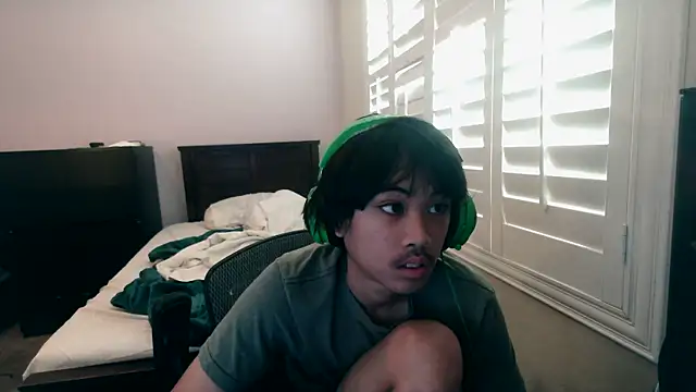 Snapshot of youngasianboy2007 chatting on December 2, 2025, 10:27 pm youngasianboy2007 online show from December 2, 2025, 10:27 pm