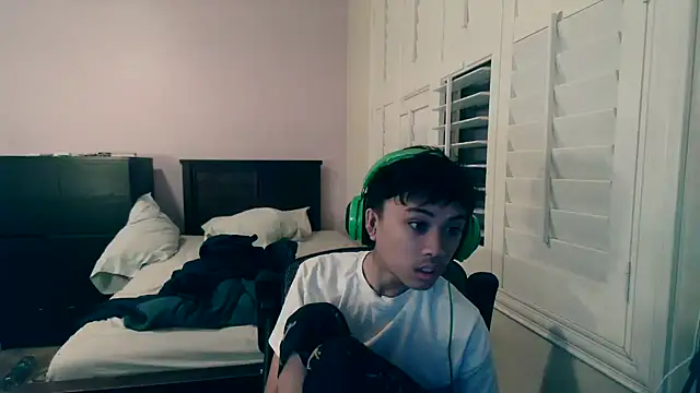 Snapshot of youngasianboy2007 chatting on February 7, 2026, 8:29 am youngasianboy2007 online show from February 7, 2026, 8:29 am