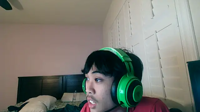 Snapshot of youngasianboy2007 chatting on April 5, 2026, 5:48 am youngasianboy2007 online show from April 5, 2026, 5:48 am