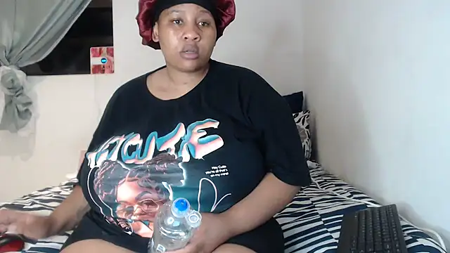 PIXIEBITCHXXX26 online show from October 14, 2025, 9:26 pm