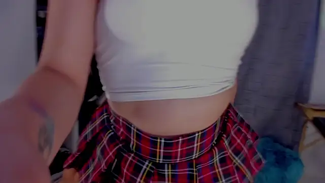 AmaruBloom online show from October 1, 2025, 1:00 am