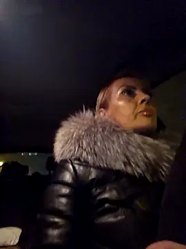 KirraWhite online show from December 17, 2025, 4:18 am