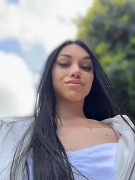 ilariea girl online show from May 19, 2026, 12:44 pm