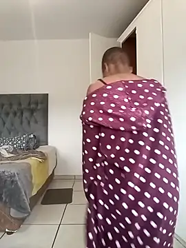 MissBubbles04 online show from October 18, 2025, 5:10 am