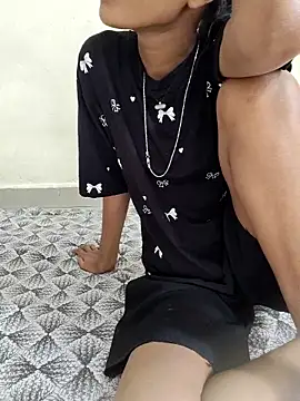 Snapshot of Unique_girls90 chatting on November 28, 2025, 10:40 am Unique girls90 online show from November 28, 2025, 10:40 am