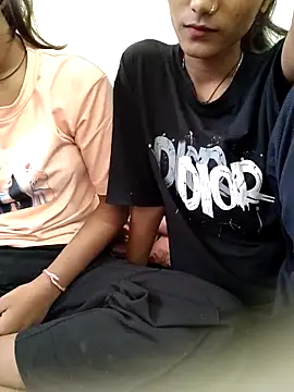 Snapshot of Unique_girls90 chatting on December 17, 2025, 9:04 am Unique girls90 online show from December 17, 2025, 9:04 am