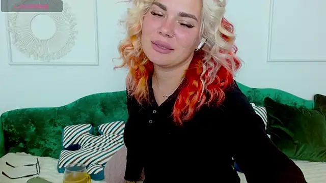 Naughty kittyy1 online show from October 11, 2025, 7:56 pm