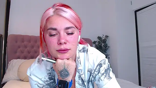 Naughty kittyy1 online show from October 14, 2025, 8:42 pm