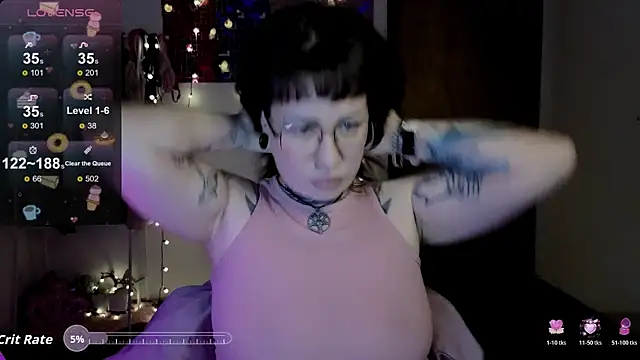 Senorita  Dakota online show from December 13, 2025, 10:48 pm