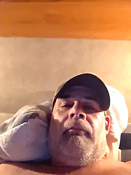 DeeBestEver online show from November 1, 2025, 1:24 pm