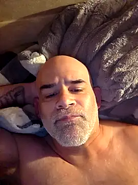 DeeBestEver online show from November 20, 2025, 1:55 pm