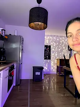 Snapshot of LaPetiteKim chatting on November 7, 2025, 8:53 pm LaPetiteKim online show from November 7, 2025, 8:53 pm