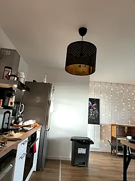 Snapshot of LaPetiteKim chatting on November 17, 2025, 8:42 am LaPetiteKim online show from November 17, 2025, 8:42 am