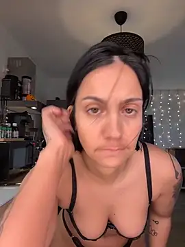 Snapshot of LaPetiteKim chatting on December 4, 2025, 8:56 am LaPetiteKim online show from December 4, 2025, 8:56 am