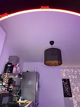 Snapshot of LaPetiteKim chatting on December 14, 2025, 8:13 pm LaPetiteKim online show from December 14, 2025, 8:13 pm