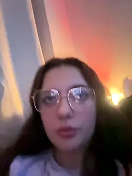 Victoria6989 online show from December 13, 2025, 9:53 pm