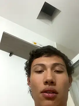 Davomg online show from January 9, 2026, 1:52 am