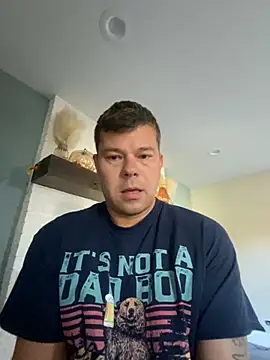 Snapshot of daddyshark83 chatting on October 31, 2025, 3:24 pm daddyshark83 online show from October 31, 2025, 3:24 pm