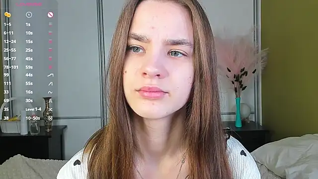 JinnyMcie online show from April 15, 2026, 8:54 am