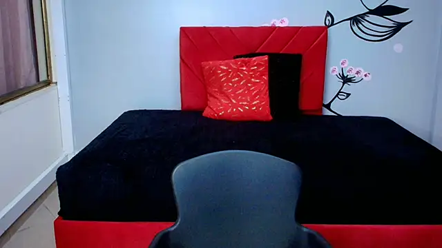 Charlotte  Gray online show from October 18, 2025, 12:28 pm