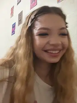 Snapshot of _Siennaaa_ chatting on October 11, 2025, 9:02 pm Siennaaa online show from October 11, 2025, 9:02 pm