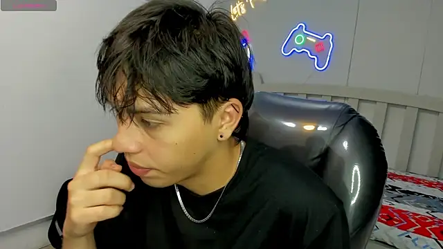 StiwenTwink online show from October 30, 2025, 4:08 pm